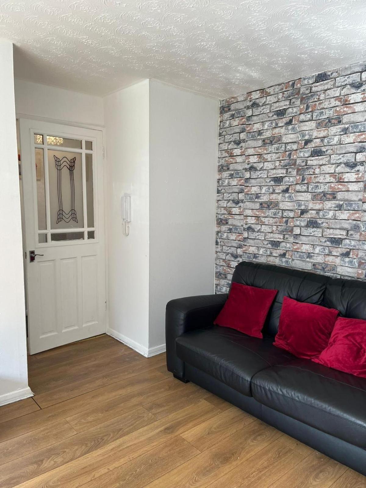 Stunning 1 Bedroom Apartment In Dagenham Exterior photo